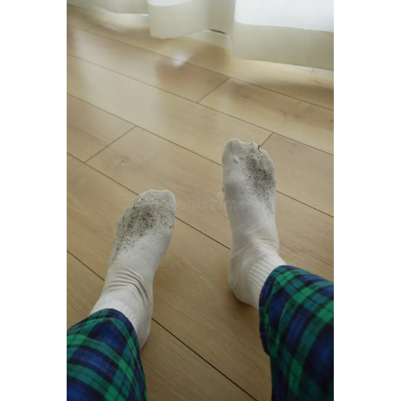 chaussettes usées (édition H.Brissaud)