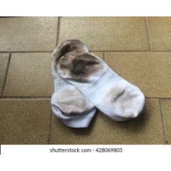 chaussettes usées (édition H.Brissaud)